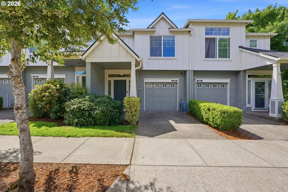 3 Bed 2 Bath Established Multi-Level Townhouse in Beaverton, OR - 4