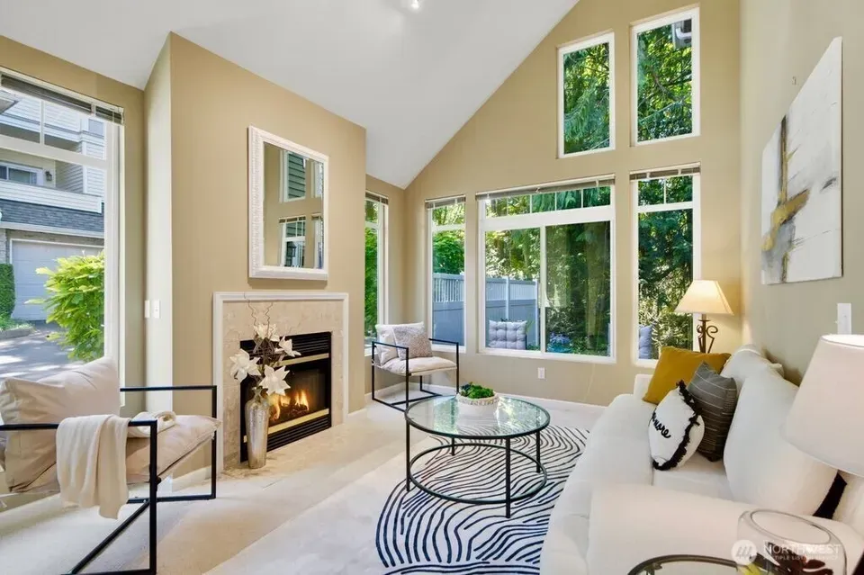 3 Bed 2 Bath Established Multi-Level Townhouse in Bellevue, WA