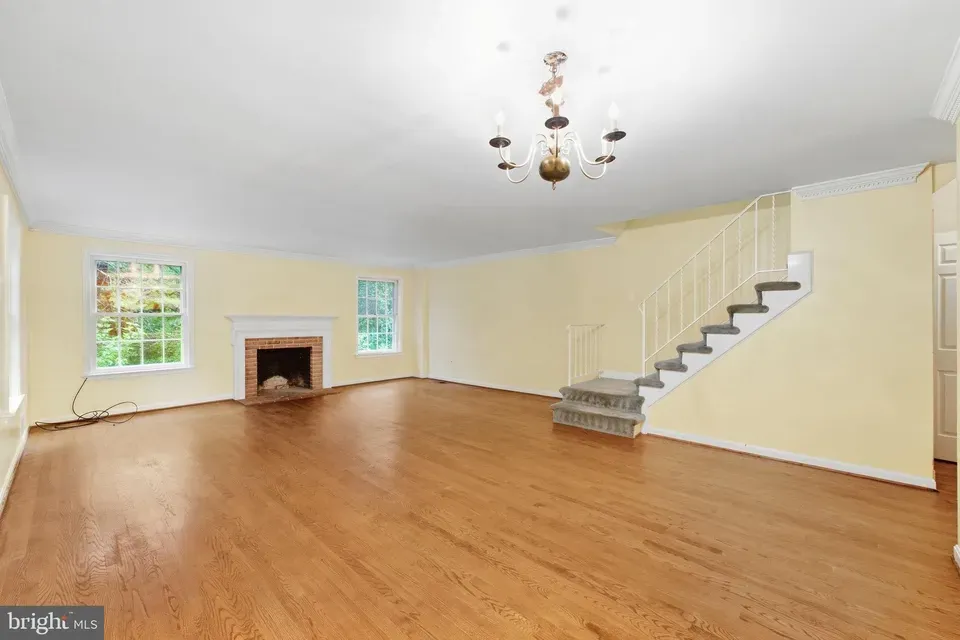 3 Bed 2 Bath Established Multi-Level Townhouse in Bethesda, MD - 2