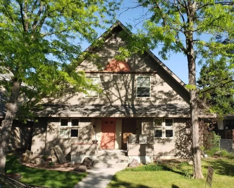 3 Bed 2 Bath Established Multi-Level Townhouse in Boise, ID
