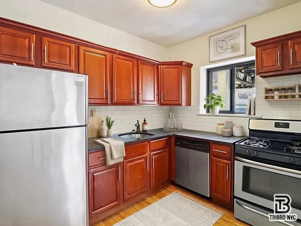 3 Bed 2 Bath Established Multi-Level Townhouse in Brooklyn, NY - 4