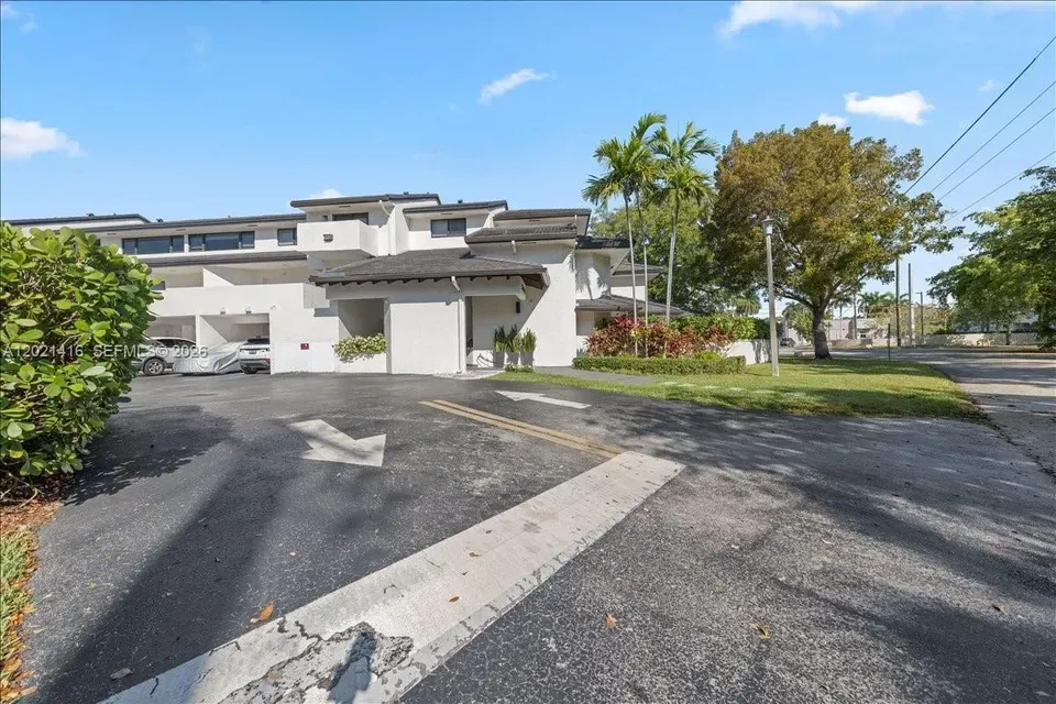 3 Bed 2 Bath Established Multi-Level Townhouse in Coral Gables, FL - 5