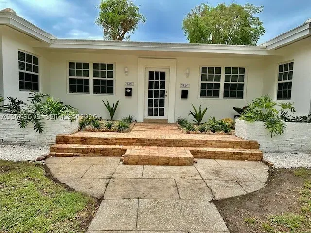 3 Bed 2 Bath Established Multi-Level Townhouse in Coral Gables, FL - 3