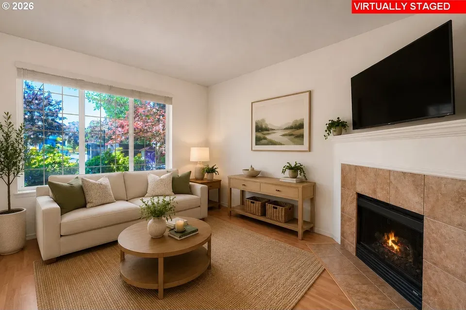 3 Bed 2 Bath Established Multi-Level Townhouse in Hillsboro, OR - 2