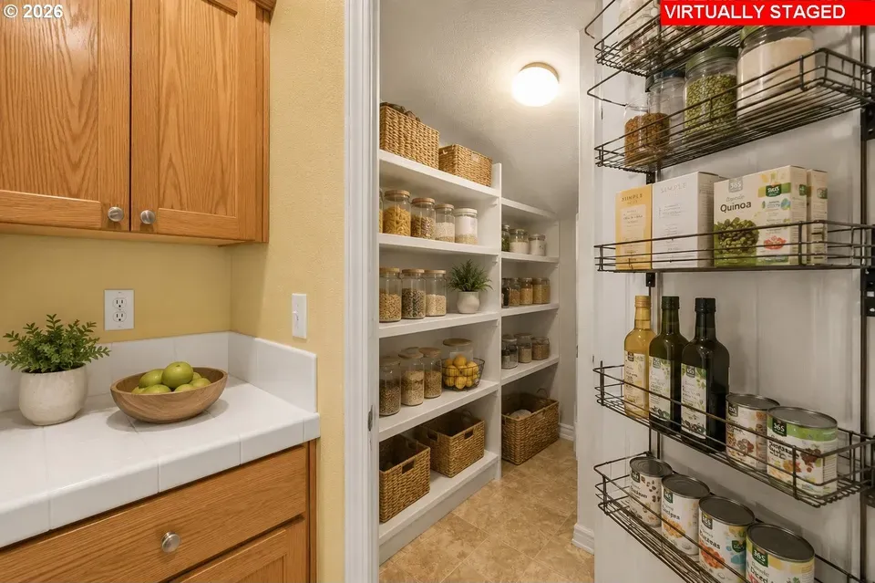 3 Bed 2 Bath Established Multi-Level Townhouse in Hillsboro, OR - 4