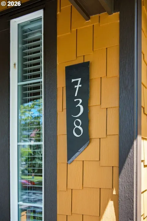 3 Bed 2 Bath Established Multi-Level Townhouse in Hillsboro, OR - 4