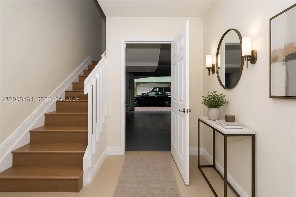 3 Bed 2 Bath Established Multi-Level Townhouse in Hollywood, FL - 2