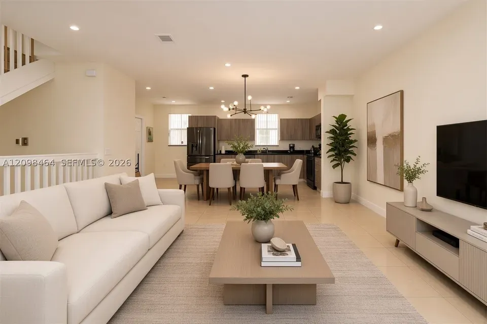 3 Bed 2 Bath Established Multi-Level Townhouse in Hollywood, FL - 3