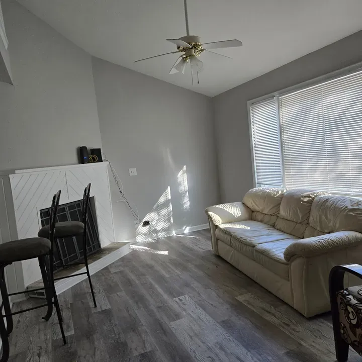 3 Bed 2 Bath Established Multi-Level Townhouse in Kansas City, KS - 2