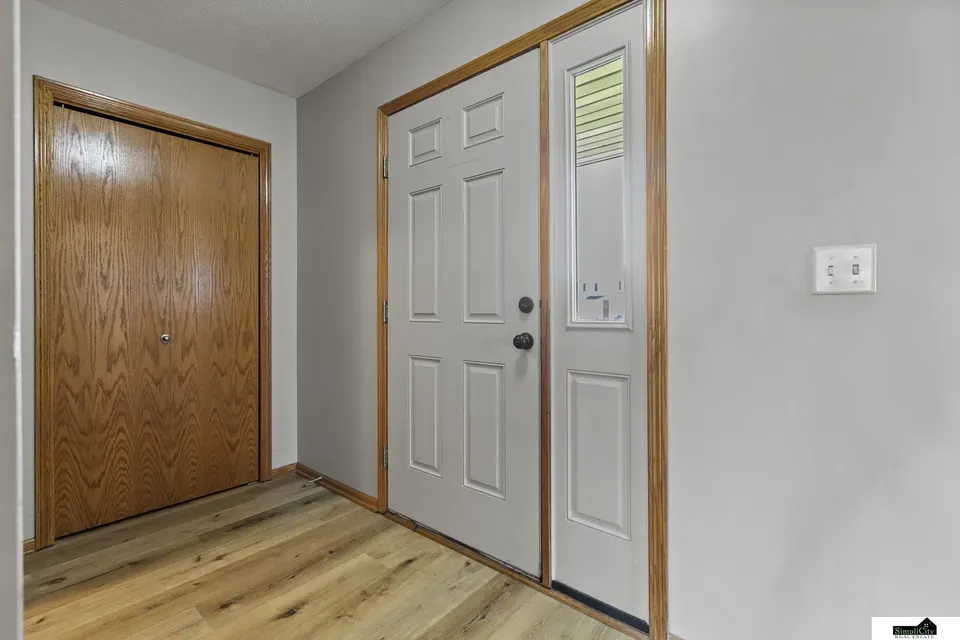 3 Bed 2 Bath Established Multi-Level Townhouse in Lincoln, NE - 2
