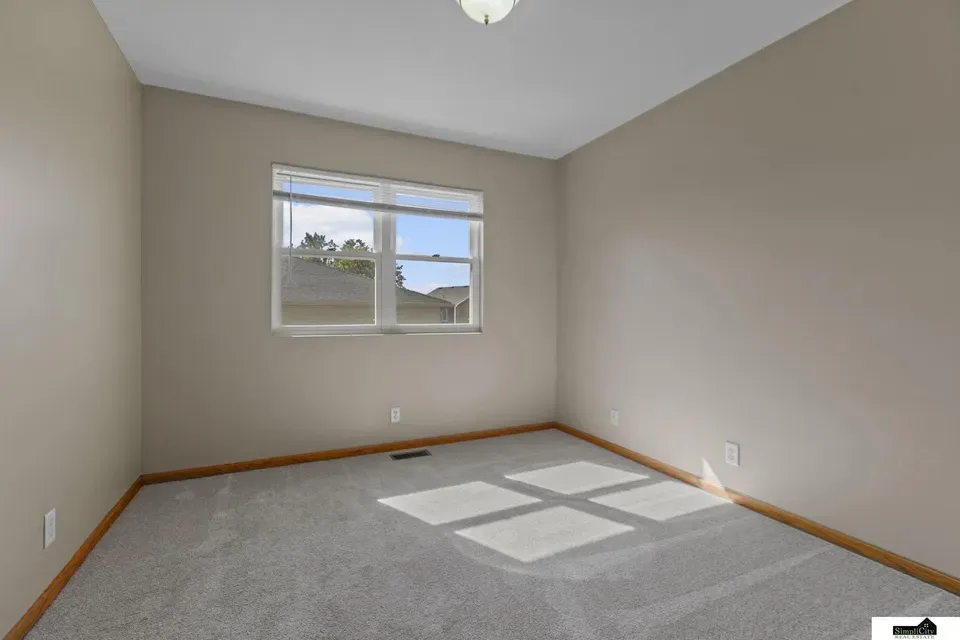 3 Bed 2 Bath Established Multi-Level Townhouse in Lincoln, NE - 4