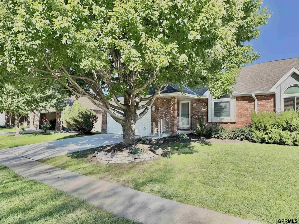 3 Bed 2 Bath Established Multi-Level Townhouse in Lincoln, NE - 3