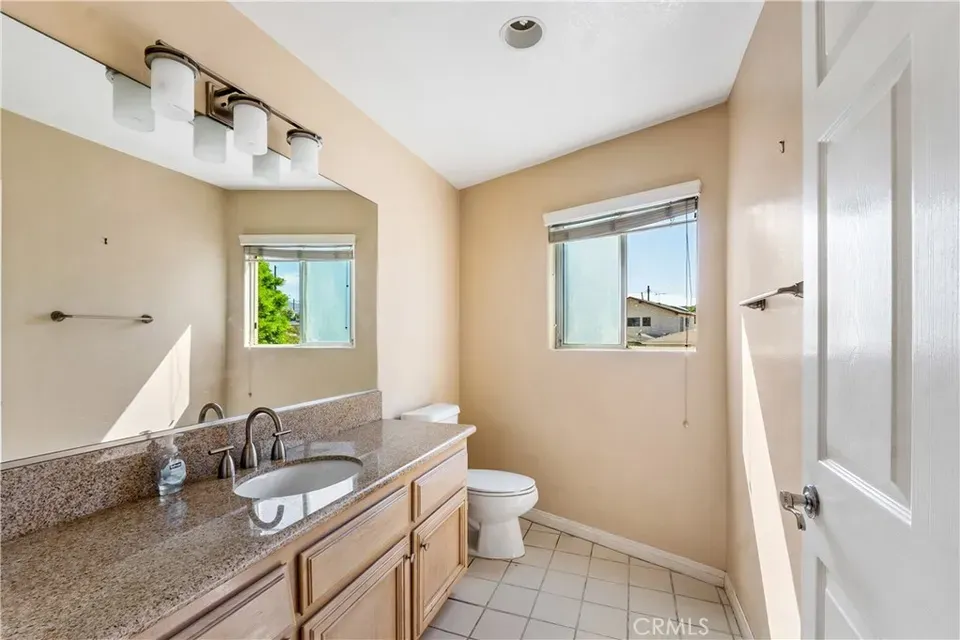 3 Bed 2 Bath Established Multi-Level Townhouse in Los Angeles, CA - 4