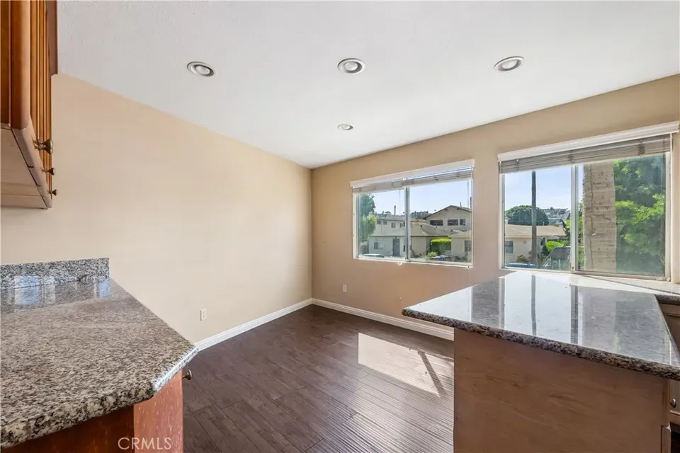 3 Bed 2 Bath Established Multi-Level Townhouse in Los Angeles, CA - 5