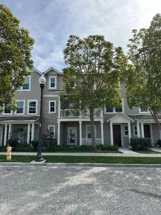 3 Bed 2 Bath Established Multi-Level Townhouse in Oxnard, CA