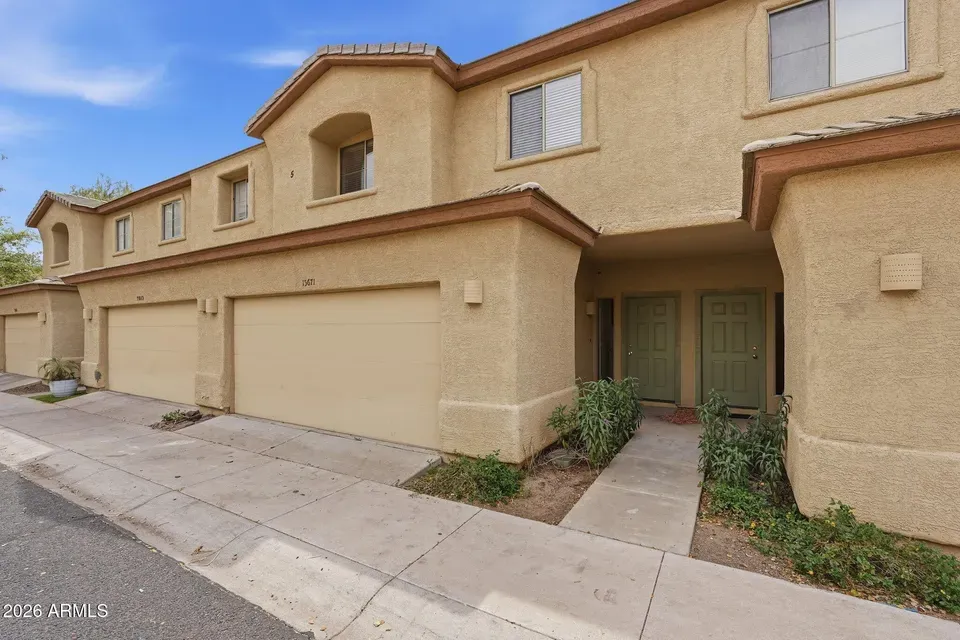 3 Bed 2 Bath Established Multi-Level Townhouse in Phoenix, AZ - 4