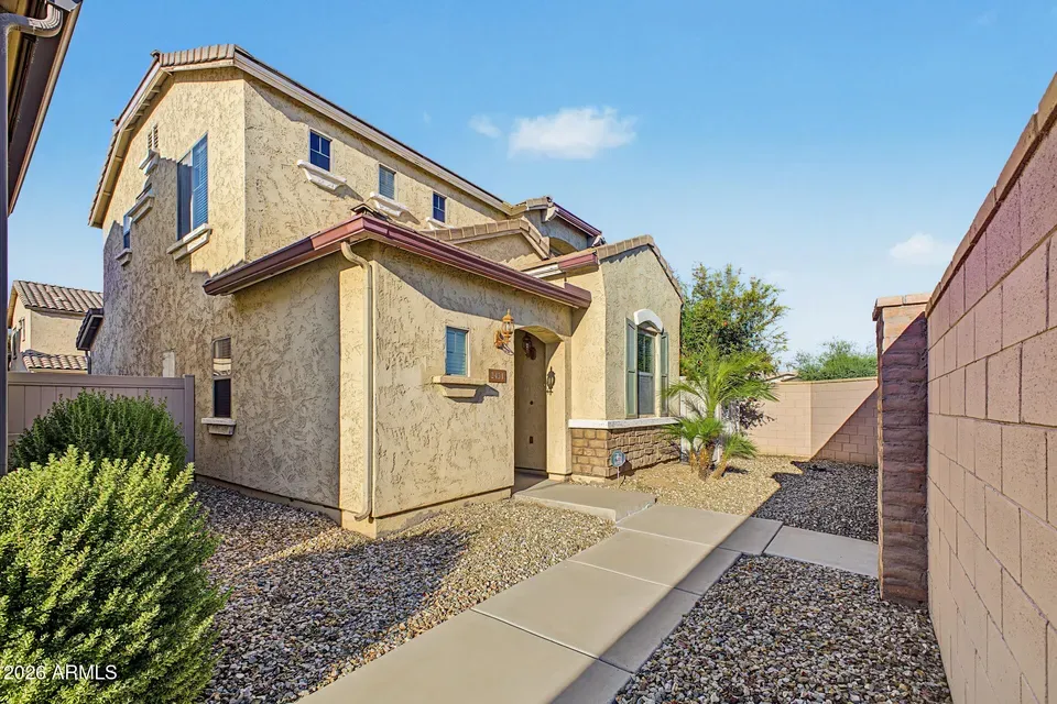 3 Bed 2 Bath Established Multi-Level Townhouse in Phoenix, AZ - 4