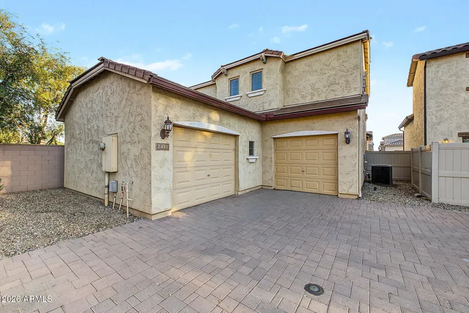 3 Bed 2 Bath Established Multi-Level Townhouse in Phoenix, AZ - 5