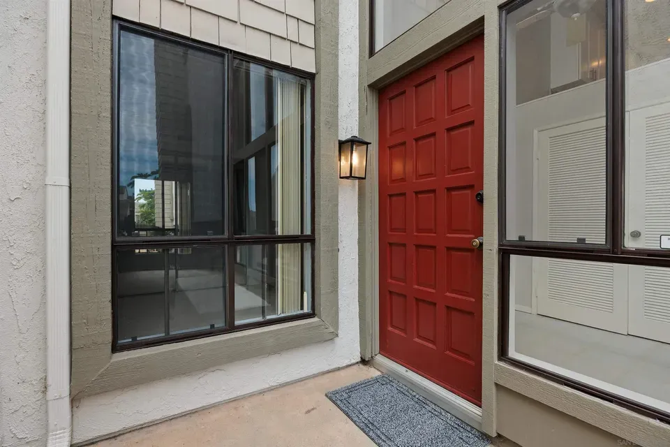 3 Bed 2 Bath Established Multi-Level Townhouse in San Diego, CA - 3