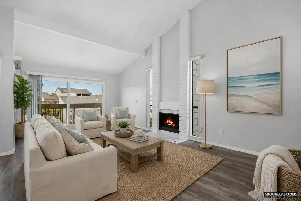 3 Bed 2 Bath Established Multi-Level Townhouse in San Diego, CA - 4