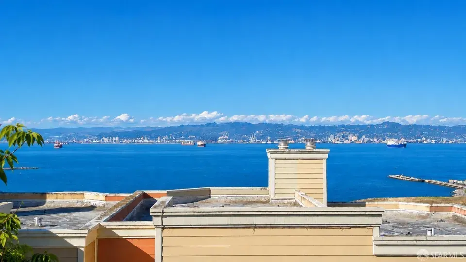 3 Bed 2 Bath Established Multi-Level Townhouse in San Francisco, CA - 4