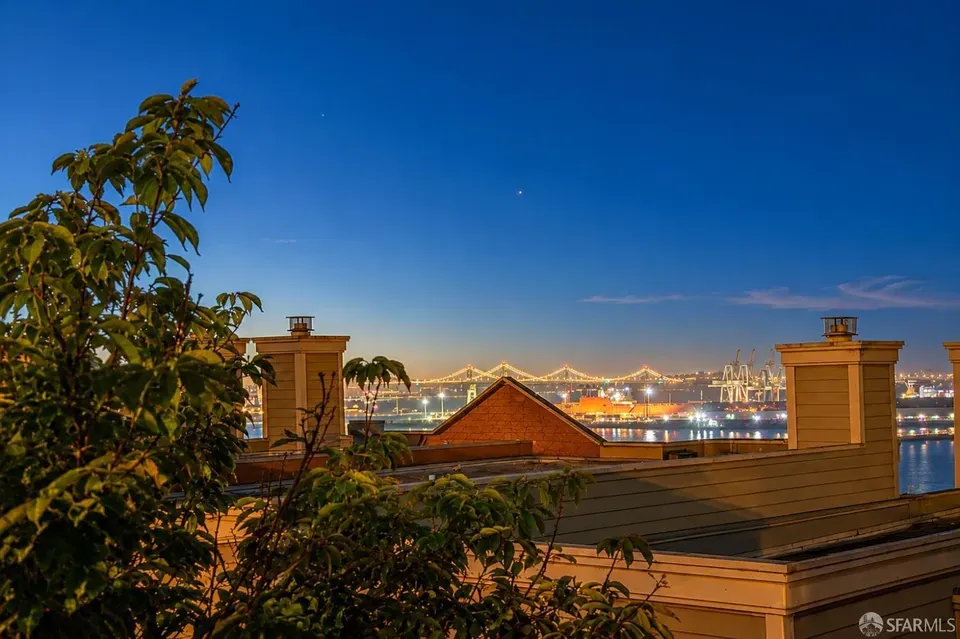 3 Bed 2 Bath Established Multi-Level Townhouse in San Francisco, CA - 5