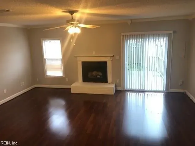 3 Bed 2 Bath Established Multi-Level Townhouse in Virginia Beach, VA - 4