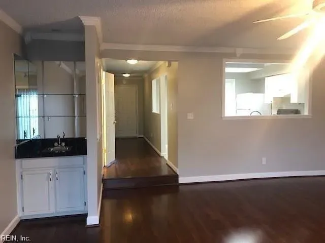 3 Bed 2 Bath Established Multi-Level Townhouse in Virginia Beach, VA - 5