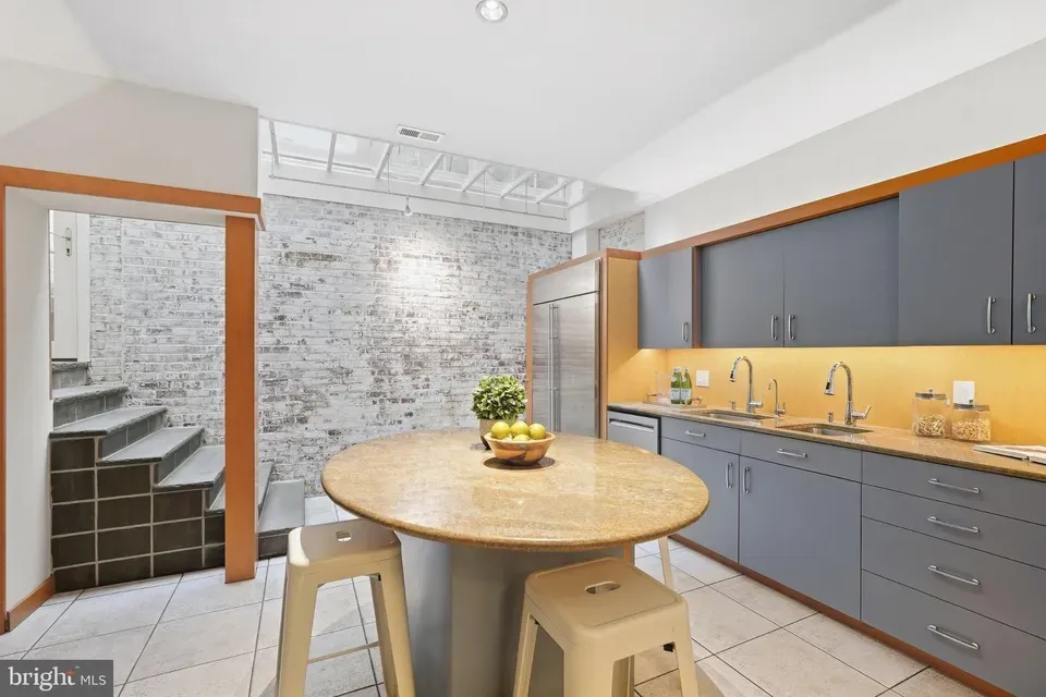 3 Bed 2 Bath Established Multi-Level Townhouse in Washington, DC - 2