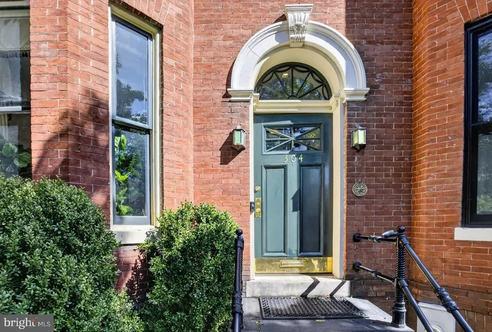 3 Bed 2 Bath Established Multi-Level Townhouse in Washington, DC - 3