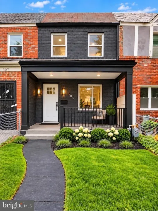 3 Bed 2 Bath Established Multi-Level Townhouse in Washington, DC