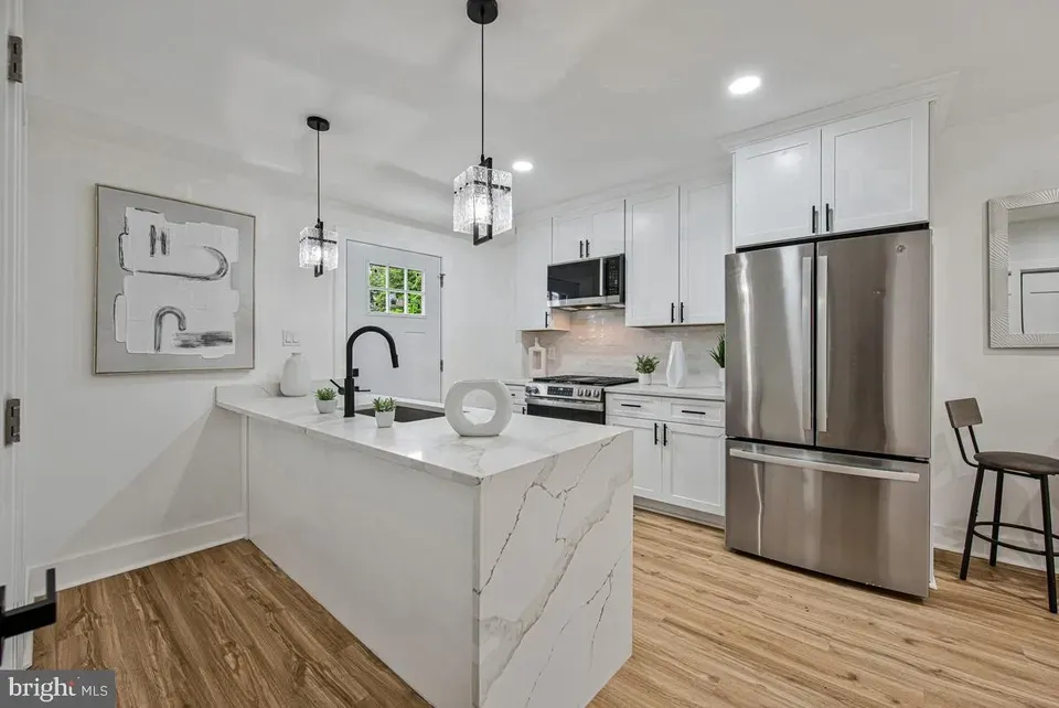 3 Bed 2 Bath Established Multi-Level Townhouse in Washington, DC - 2