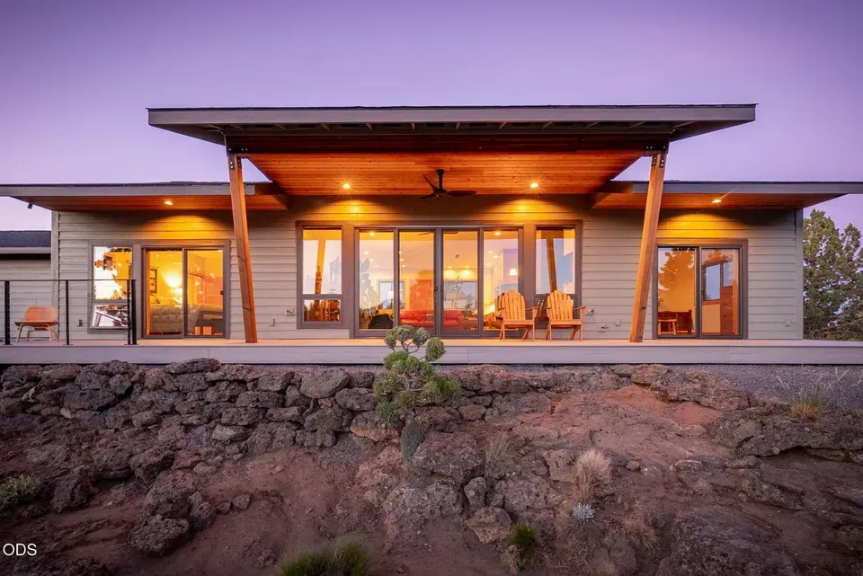 3 Bed 2 Bath Modern Architectural Estate in Bend, OR - 1