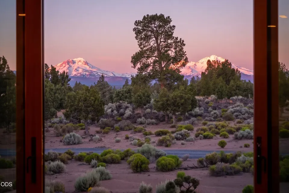 3 Bed 2 Bath Modern Architectural Estate in Bend, OR - 2