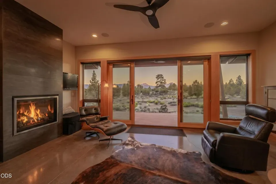3 Bed 2 Bath Modern Architectural Estate in Bend, OR - 3