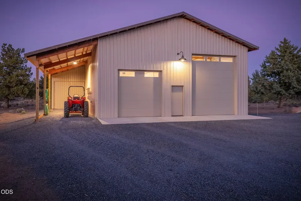 3 Bed 2 Bath Modern Architectural Estate in Bend, OR - 5
