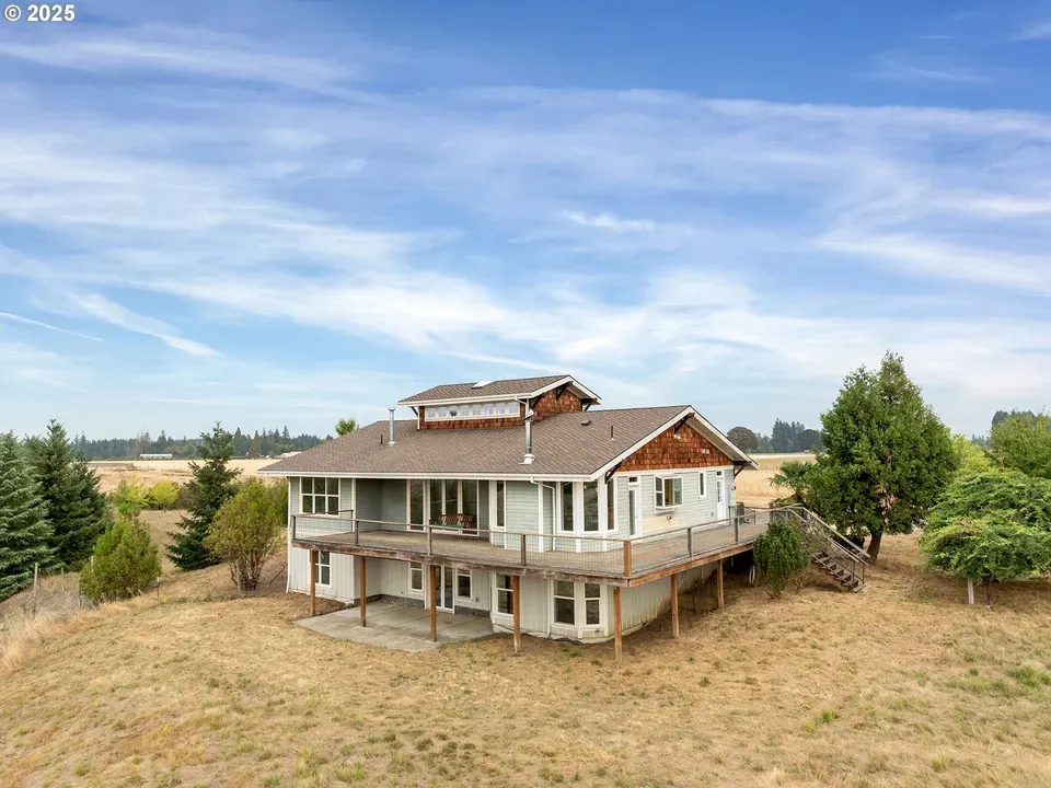 3 Bed 2 Bath Modern Architectural Estate in Hillsboro, OR - 2