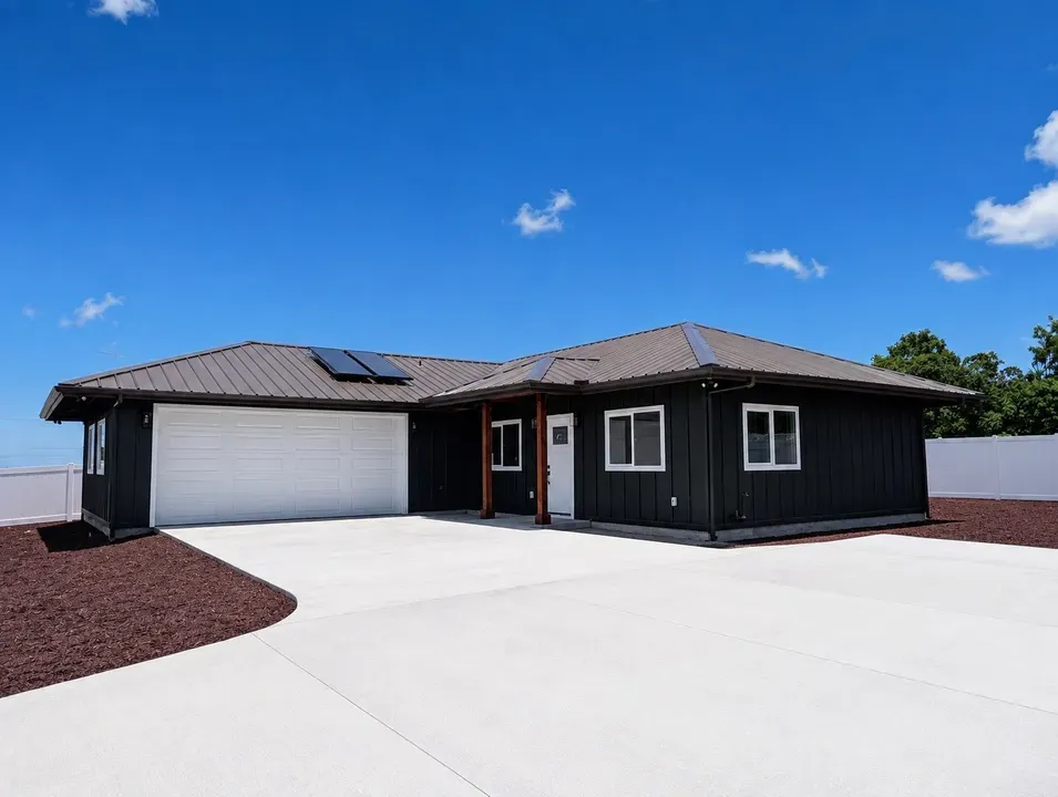 3 Bed 2 Bath Modern Architectural Estate in Hilo, HI - 3
