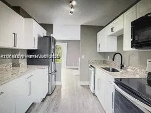 3 Bed 2 Bath Modern Brownstone in Orlando, FL
