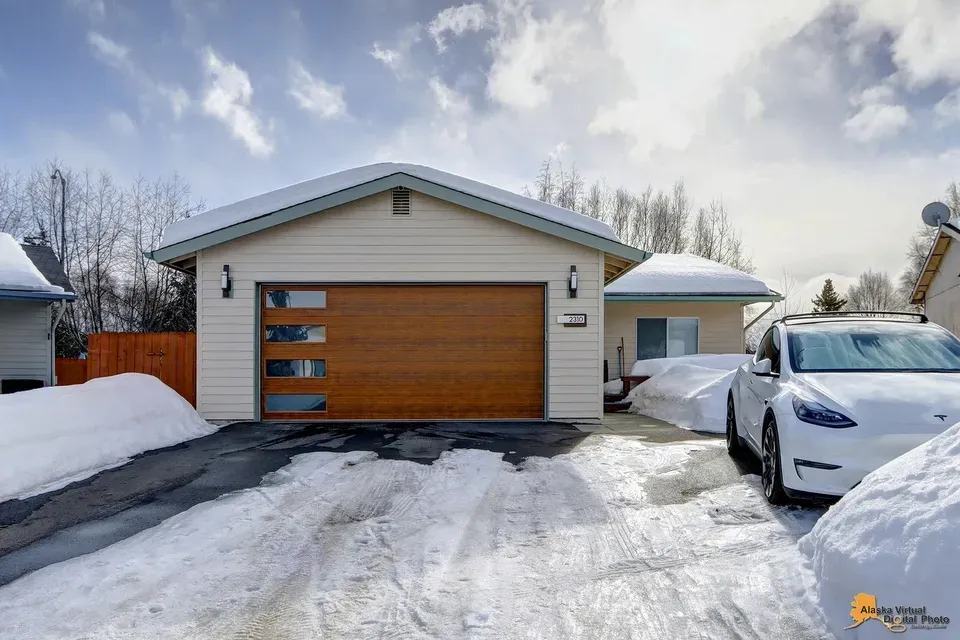 3 Bed 2 Bath Modern Contemporary Residence in Anchorage, AK