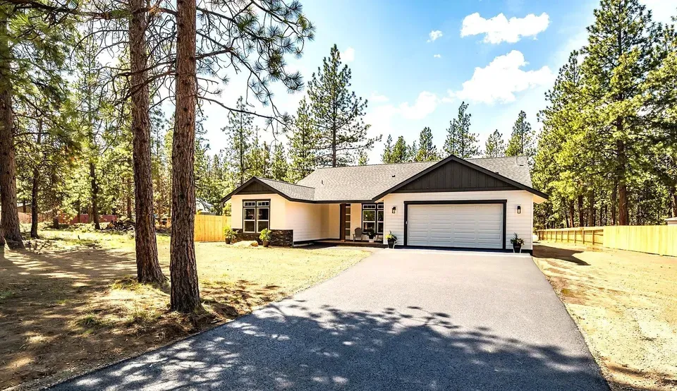 3 Bed 2 Bath Modern Contemporary Residence in Bend, OR - 5