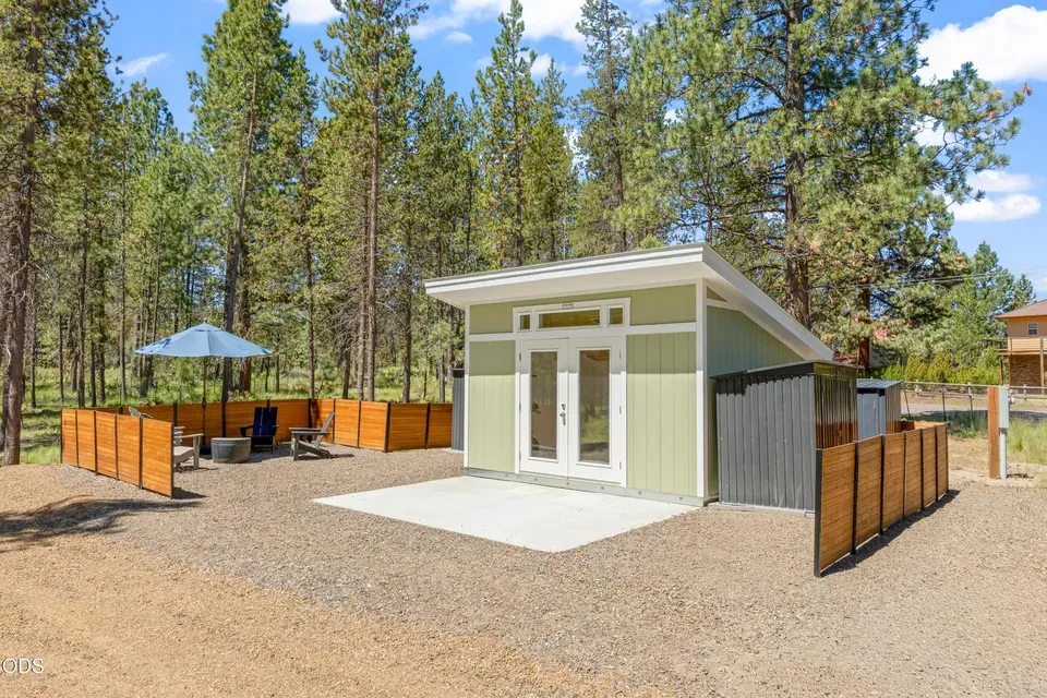 3 Bed 2 Bath Modern Contemporary Residence in Bend, OR - 1