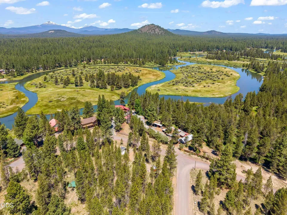 3 Bed 2 Bath Modern Contemporary Residence in Bend, OR - 4