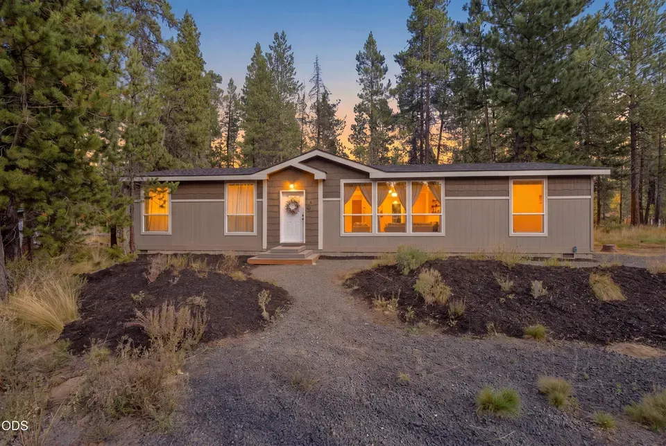 3 Bed 2 Bath Modern Contemporary Residence in Bend, OR - 2