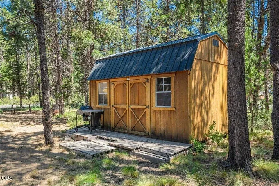 3 Bed 2 Bath Modern Contemporary Residence in Bend, OR - 4