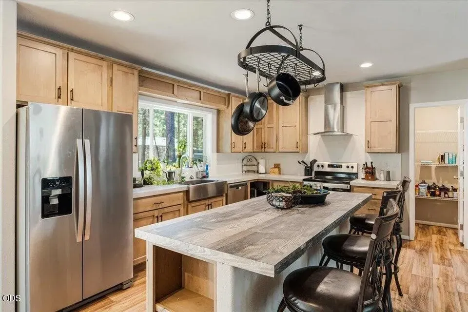 3 Bed 2 Bath Modern Contemporary Residence in Bend, OR - 5