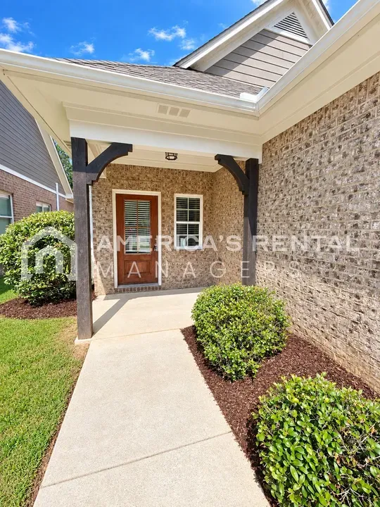 3 Bed 2 Bath Modern Contemporary Residence in Birmingham, AL - 3