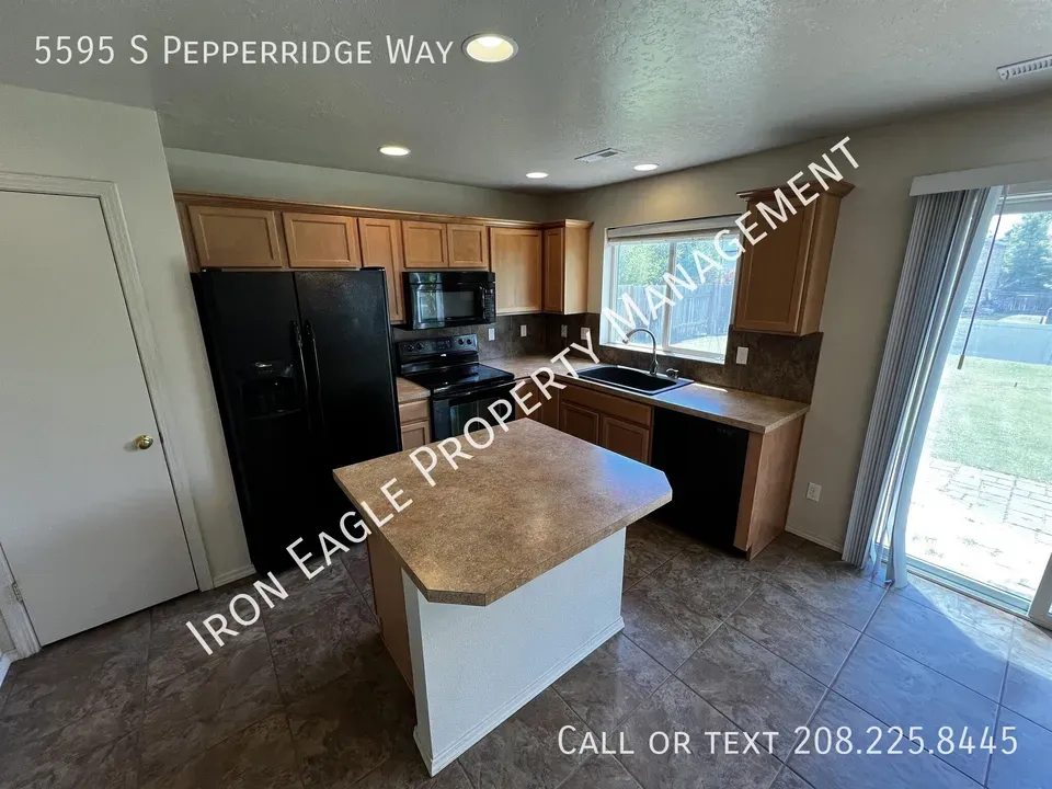 3 Bed 2 Bath Modern Contemporary Residence in Boise, ID - 5