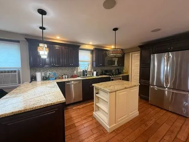 3 Bed 2 Bath Modern Contemporary Residence in Brooklyn, NY