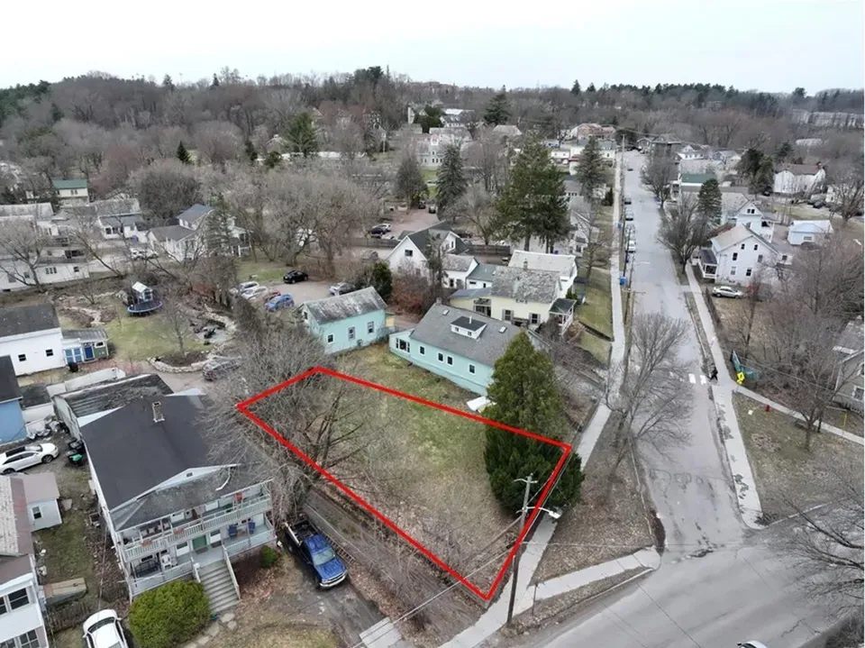 3 Bed 2 Bath Modern Contemporary Residence in Burlington, VT